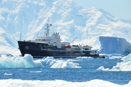 legend expedition yacht