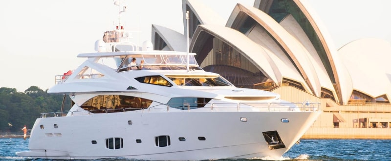 sail-superyacht-sydney-harbour-bridge